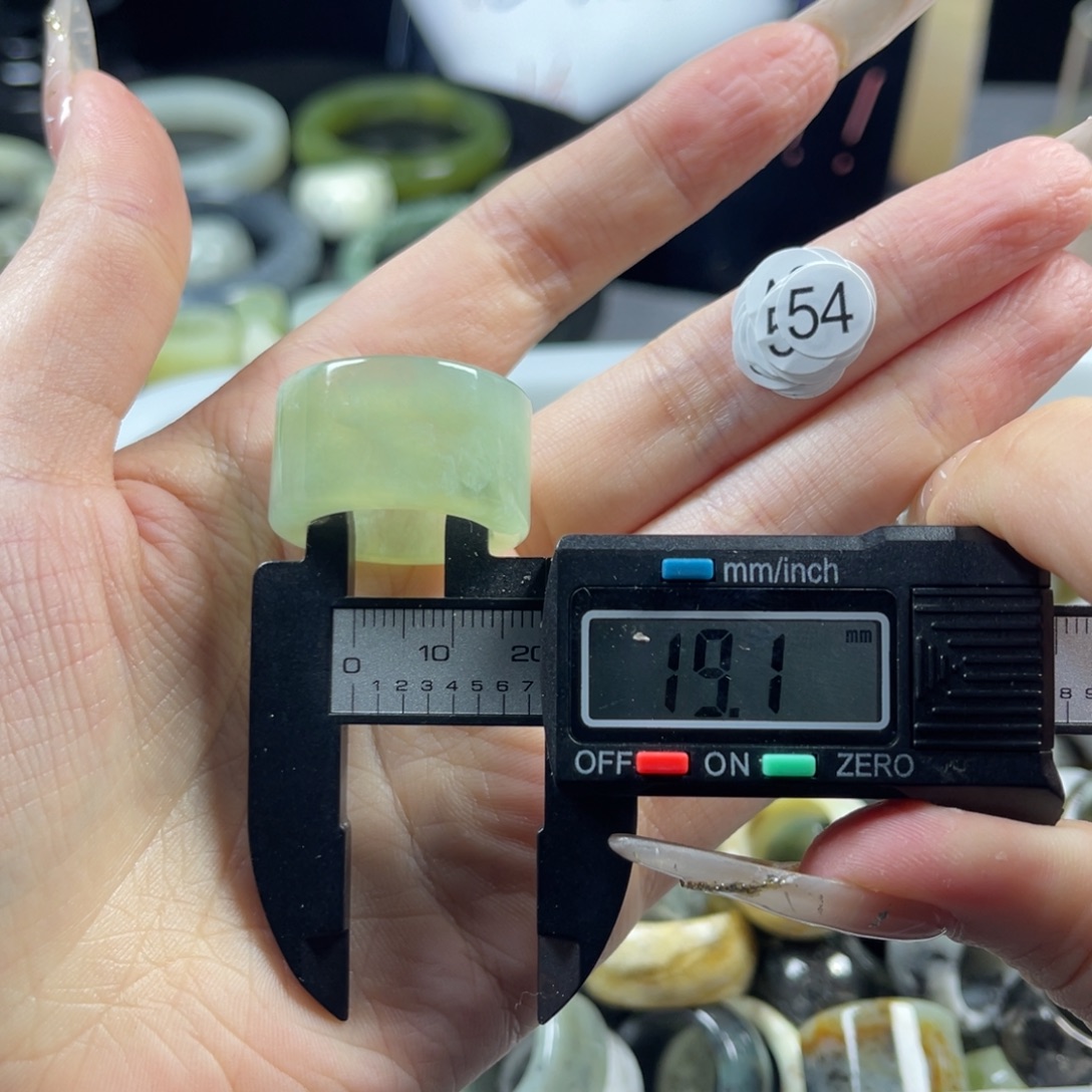 蛇纹石玉未镶嵌戒指