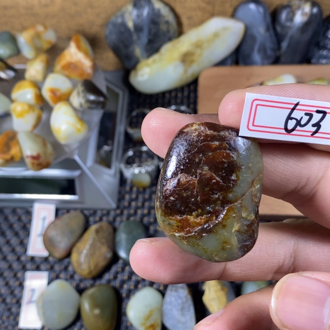 和田玉（糖玉）未镶嵌挂件