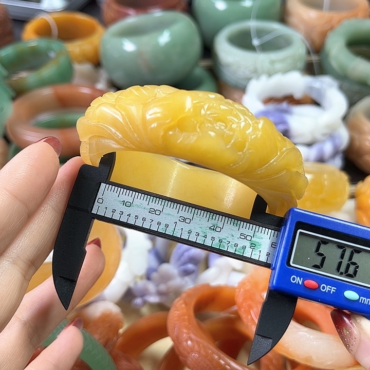 石英质玉手镯未镶嵌我**我