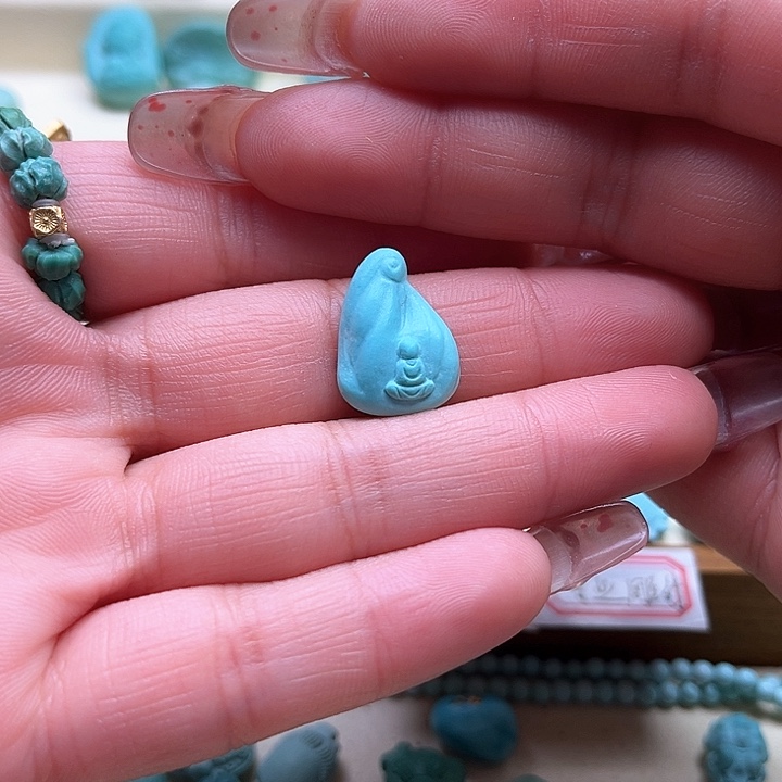 绿松石颈饰未镶嵌