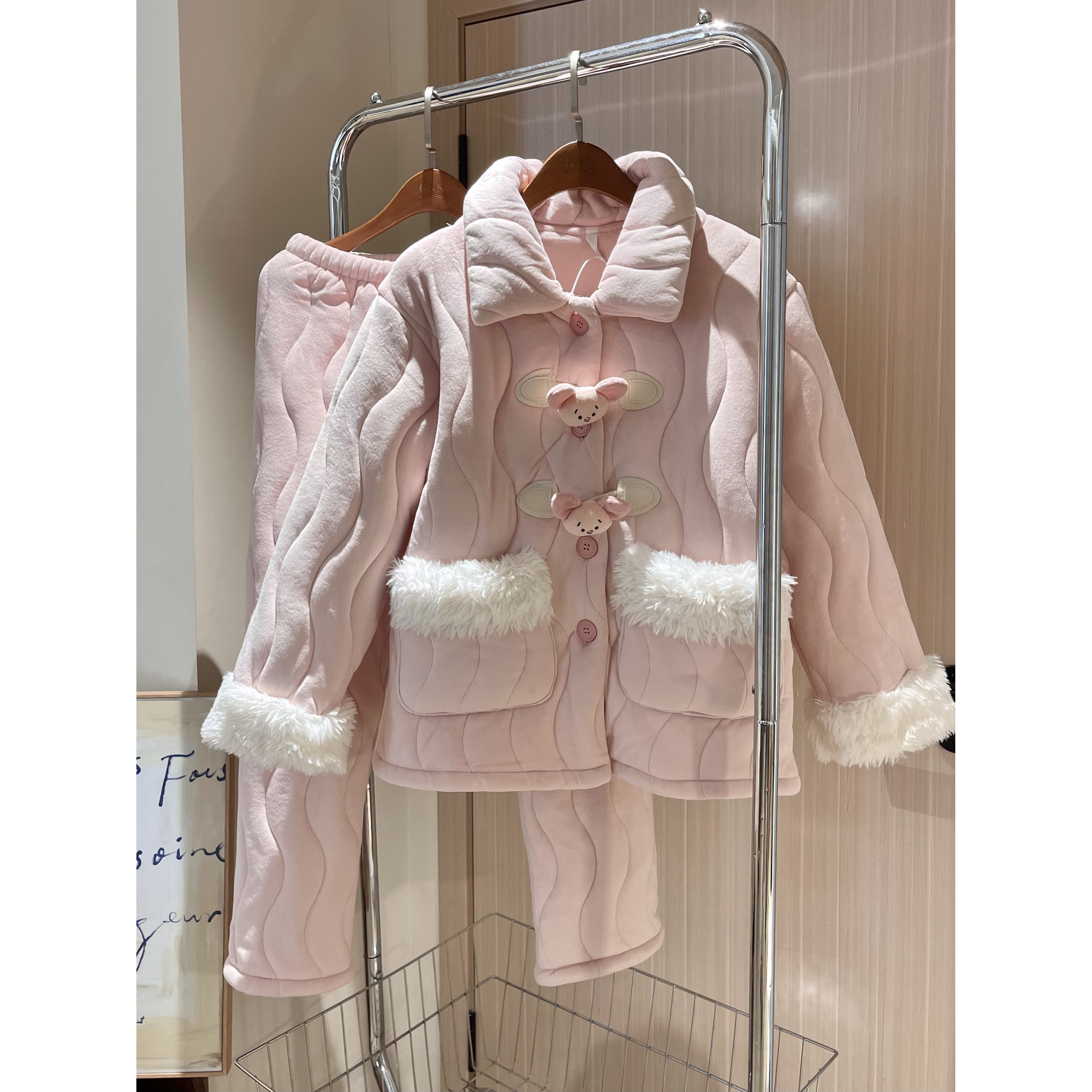 粉色外套可爱小猪三层夹棉睡衣女秋冬季加厚保暖毛绒绒家居服套装