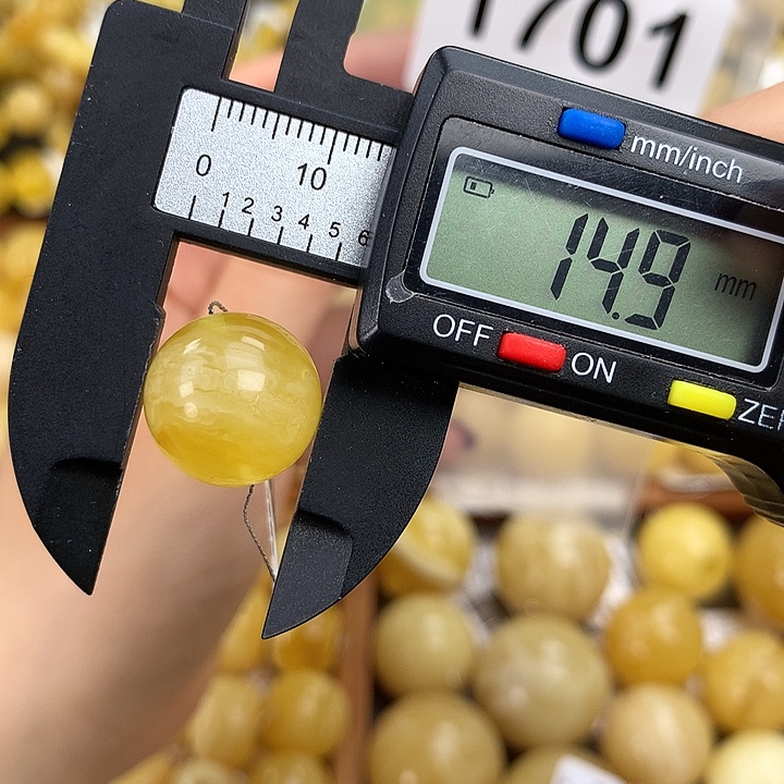 蜜蜡未镶嵌珠宝奇石