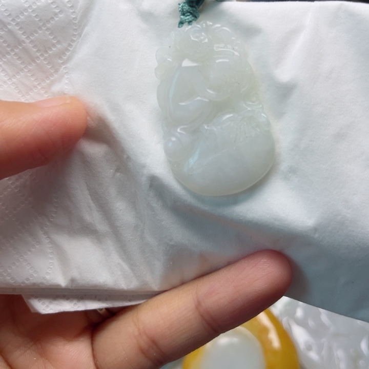 翡翠未镶嵌颈饰挂件