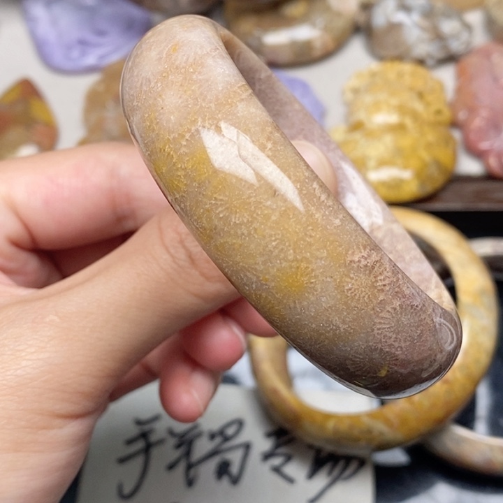硅化珊瑚（珊瑚玉）未镶嵌手镯53.6
