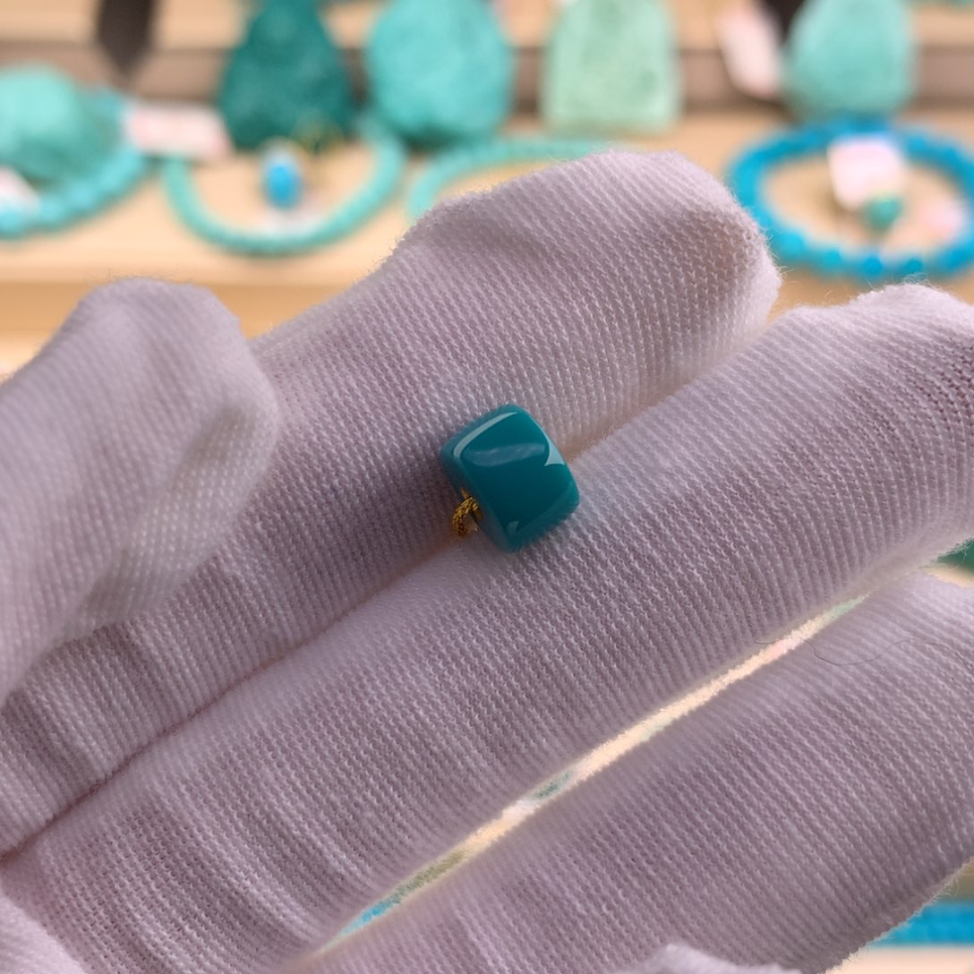 绿松石珠宝奇石未镶嵌8.2*5.6mm