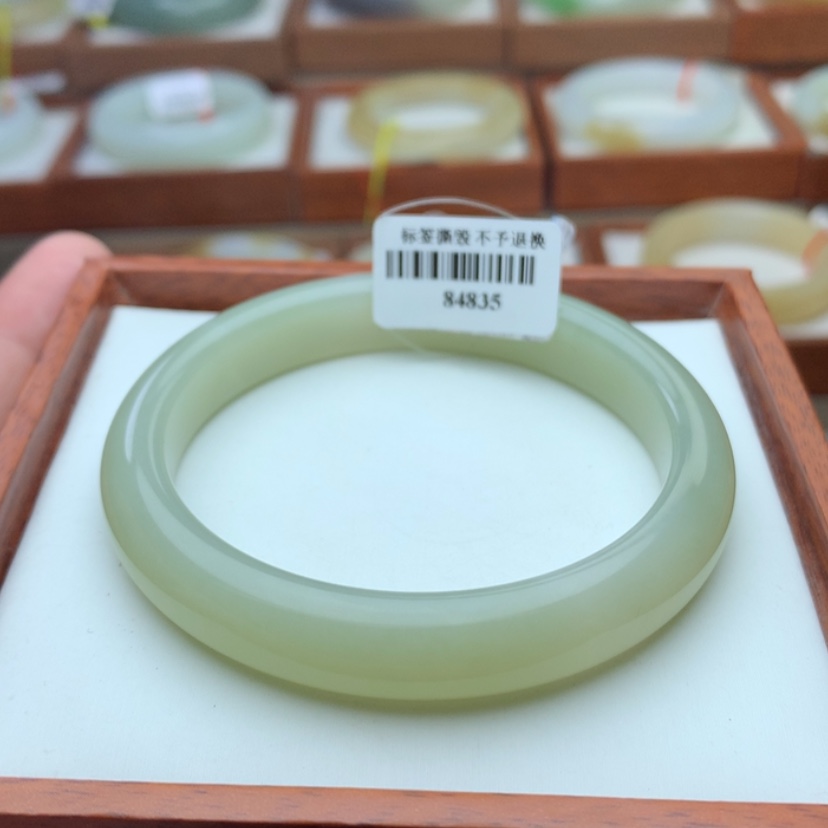 【闪购商品】和田玉手镯未镶嵌小*u58