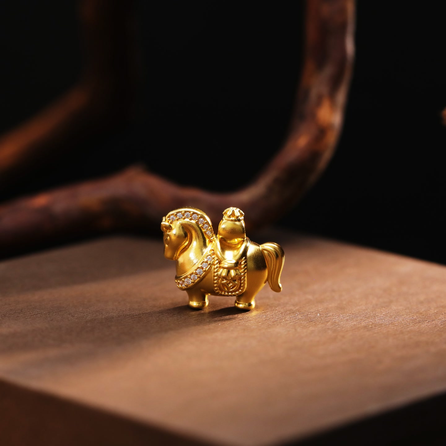 爱一IBELOVE足金999唐马吊坠编绳款时尚百搭精美轻奢