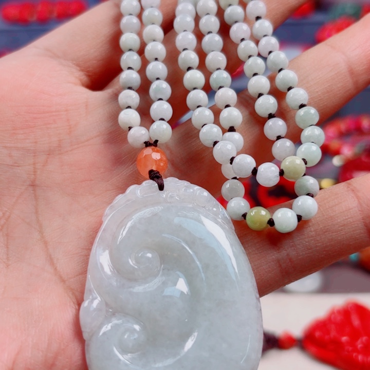 翡翠颈饰未镶嵌多样性