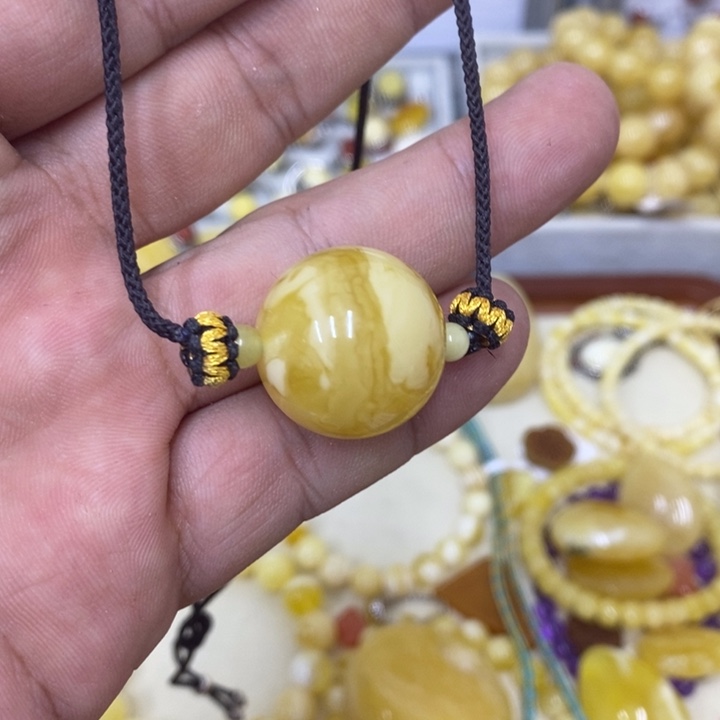 蜜蜡未镶嵌裸石串