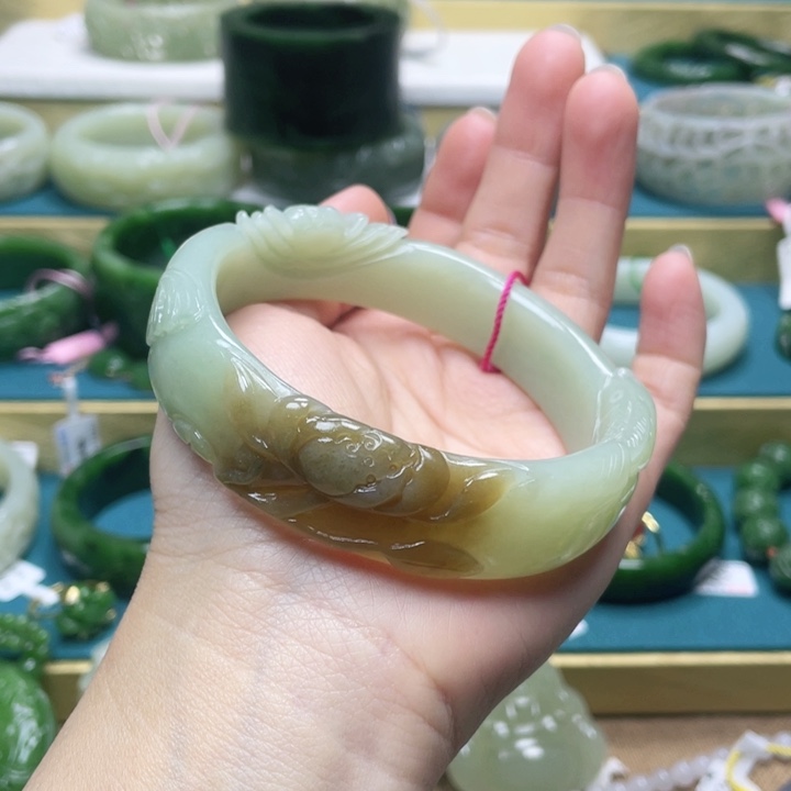 和田玉手镯65圈口 编号42未镶嵌