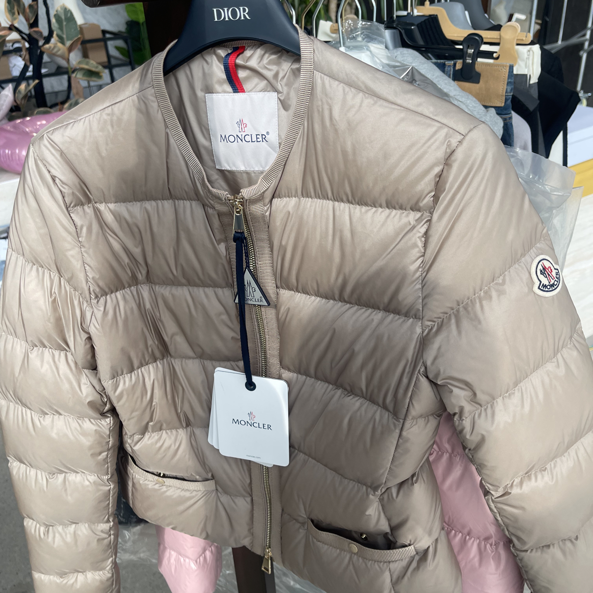 未使用 MONCLER 经典laurine刺绣徽标羽绒服