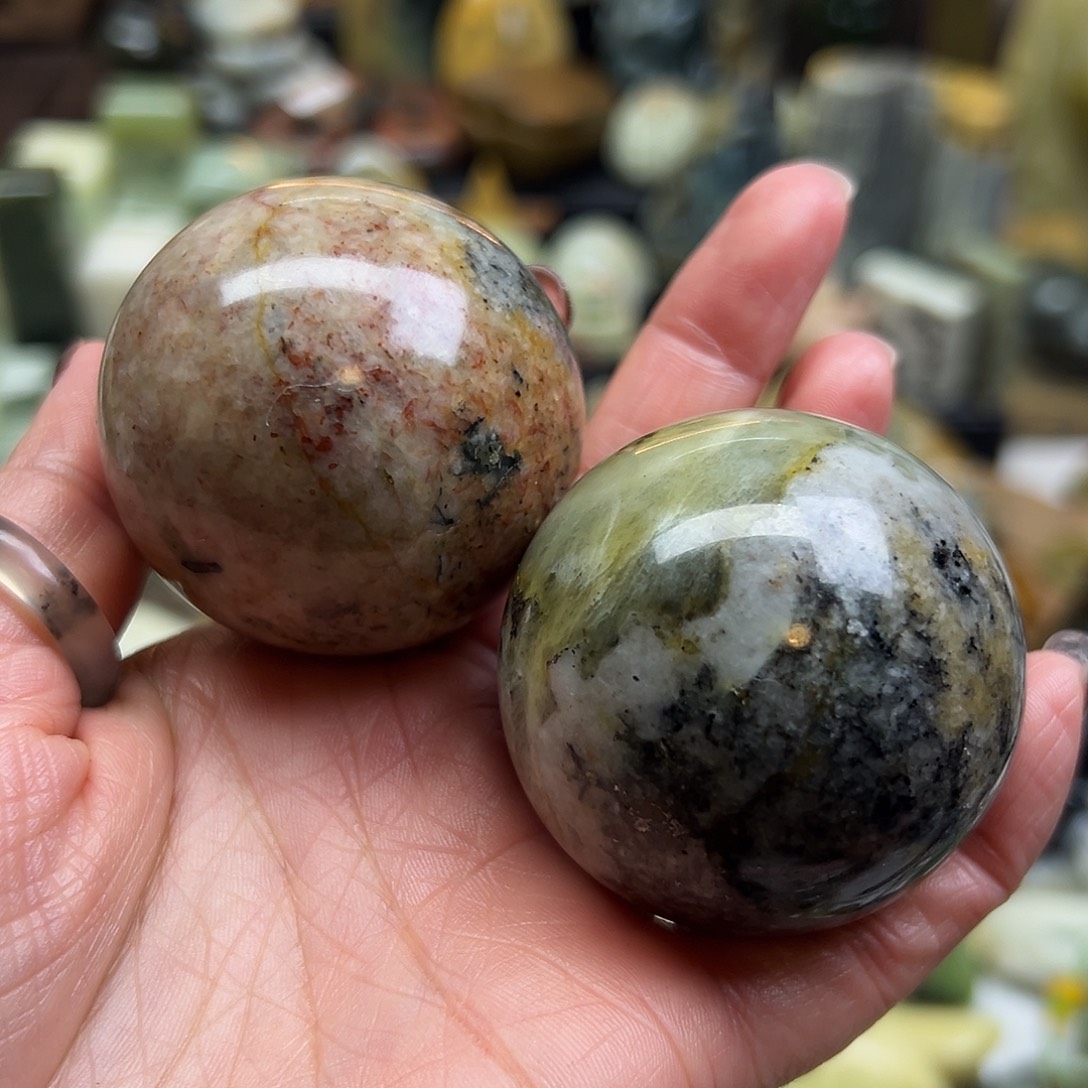 岫玉未镶嵌颈饰花玉手球