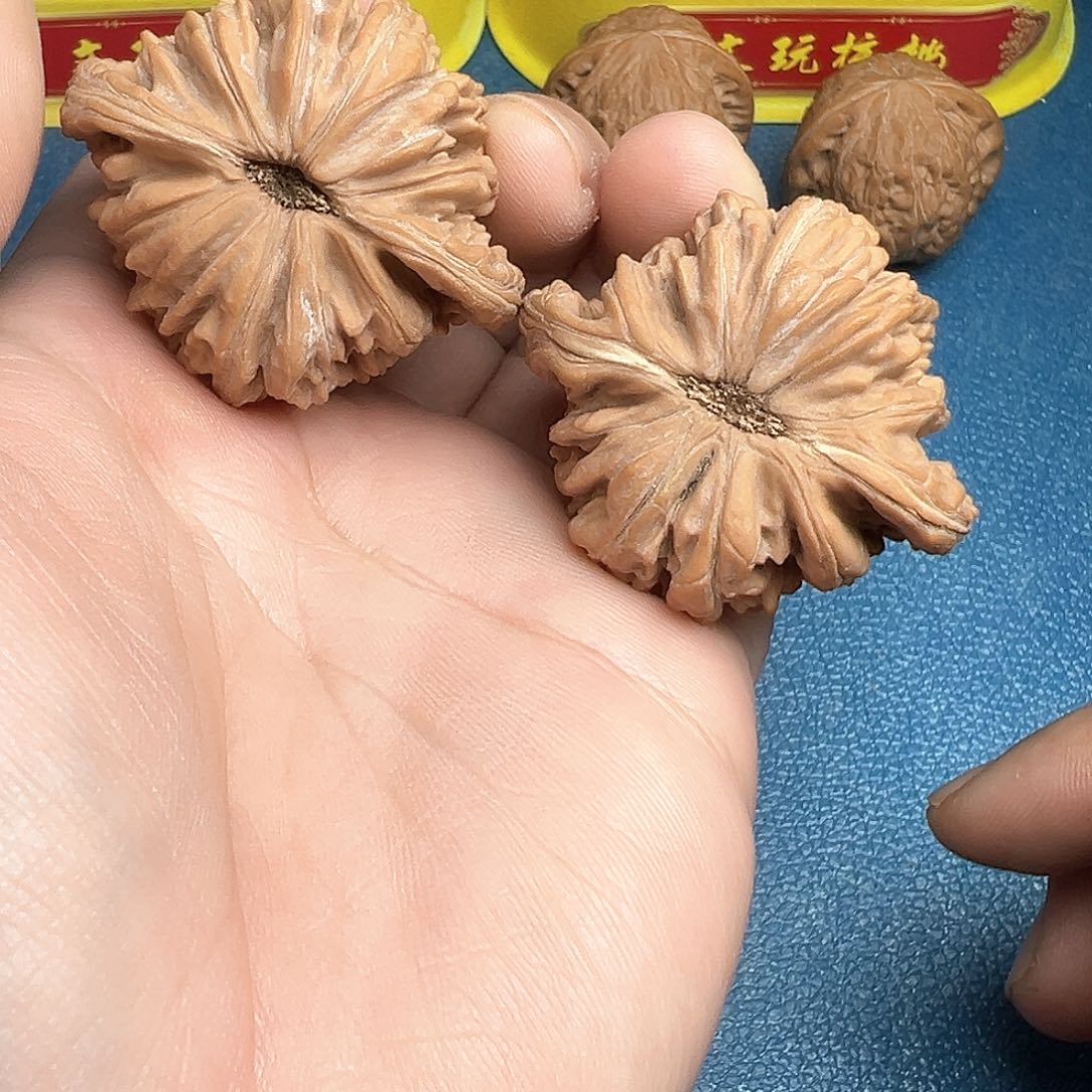 文玩核桃把件46四座楼