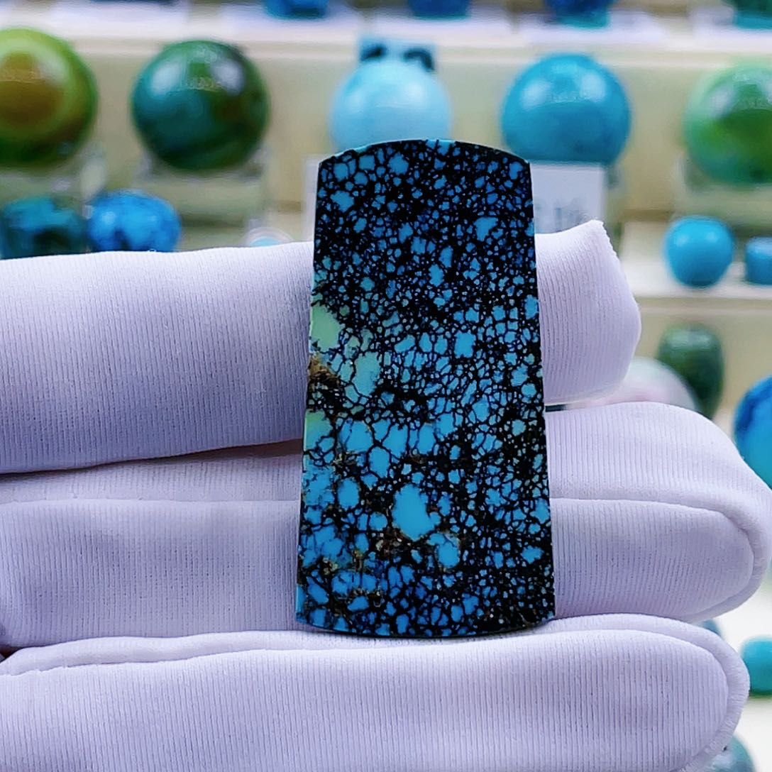 绿松石颈饰未镶嵌