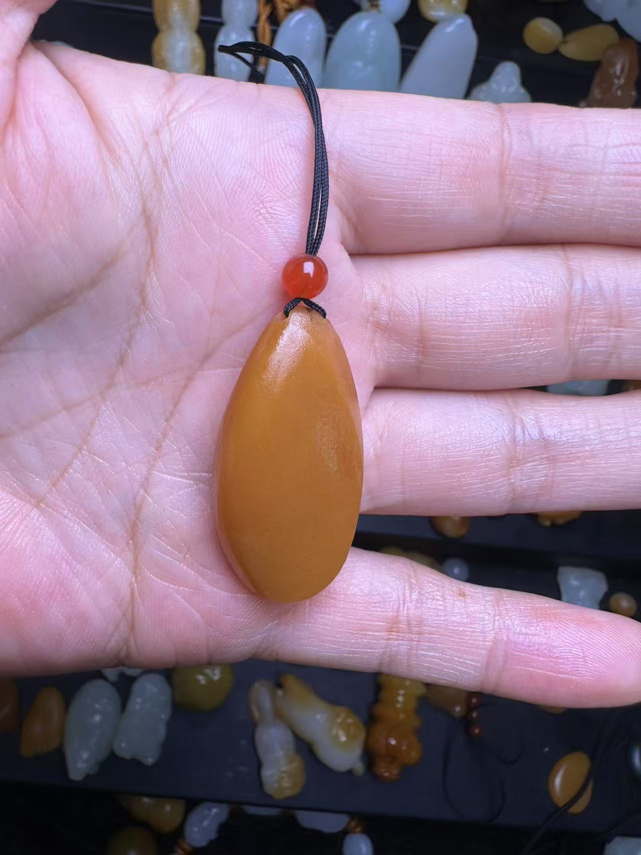 和田玉平安无事牌黄沁