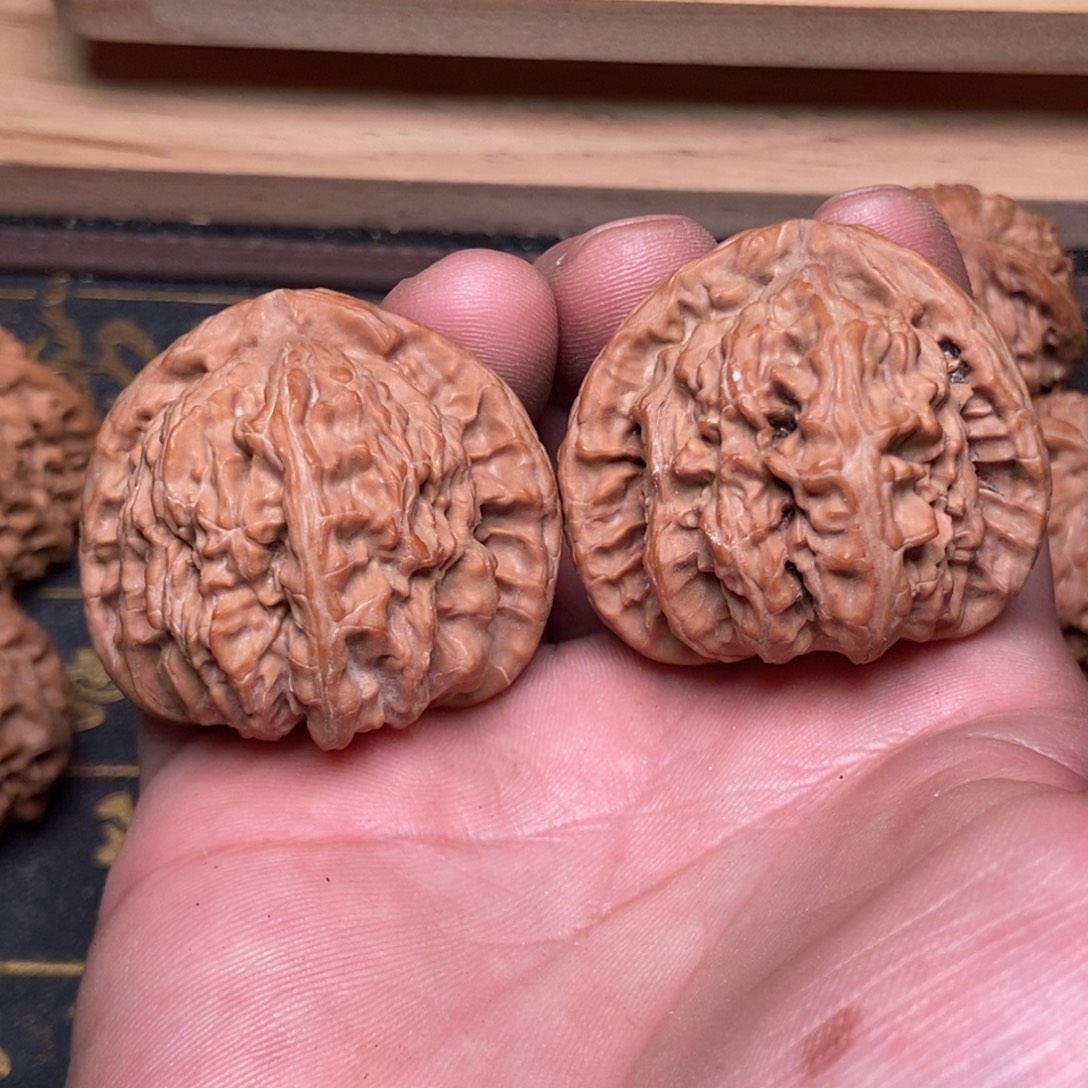 王***暄吊坠文玩核桃白狮子