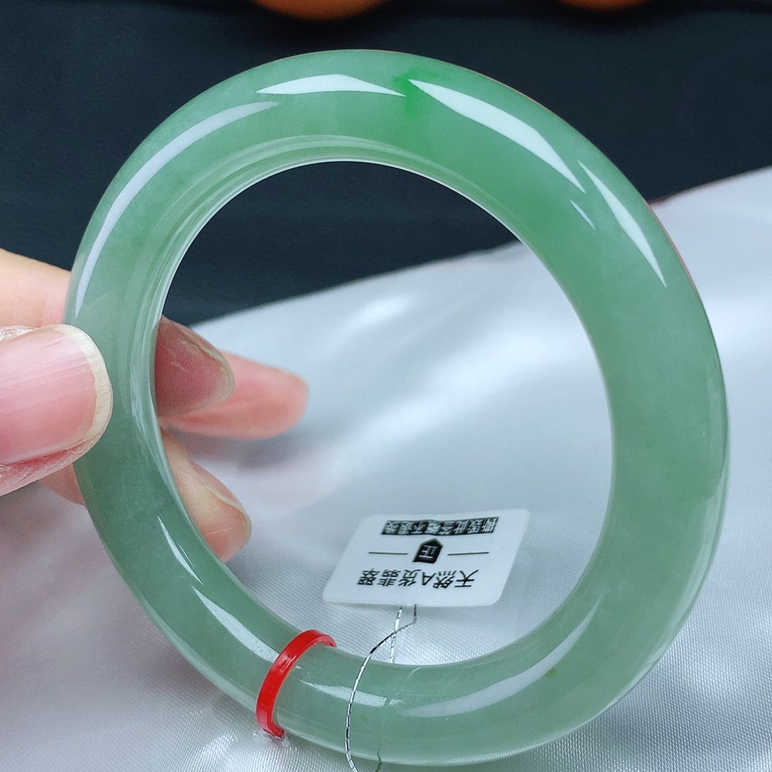 翡翠手镯未镶嵌53胖