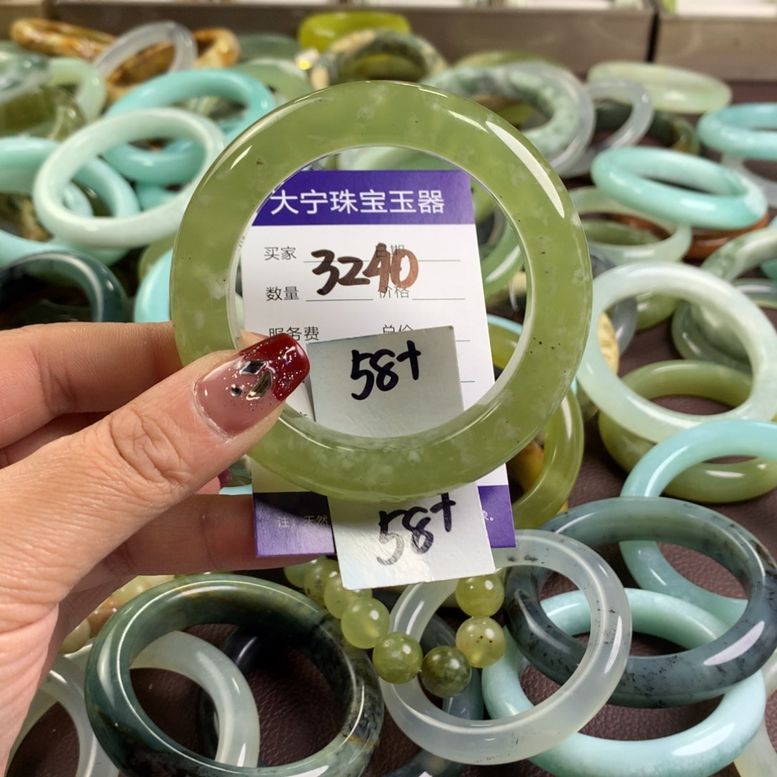 蛇纹石玉手镯未镶嵌3240
