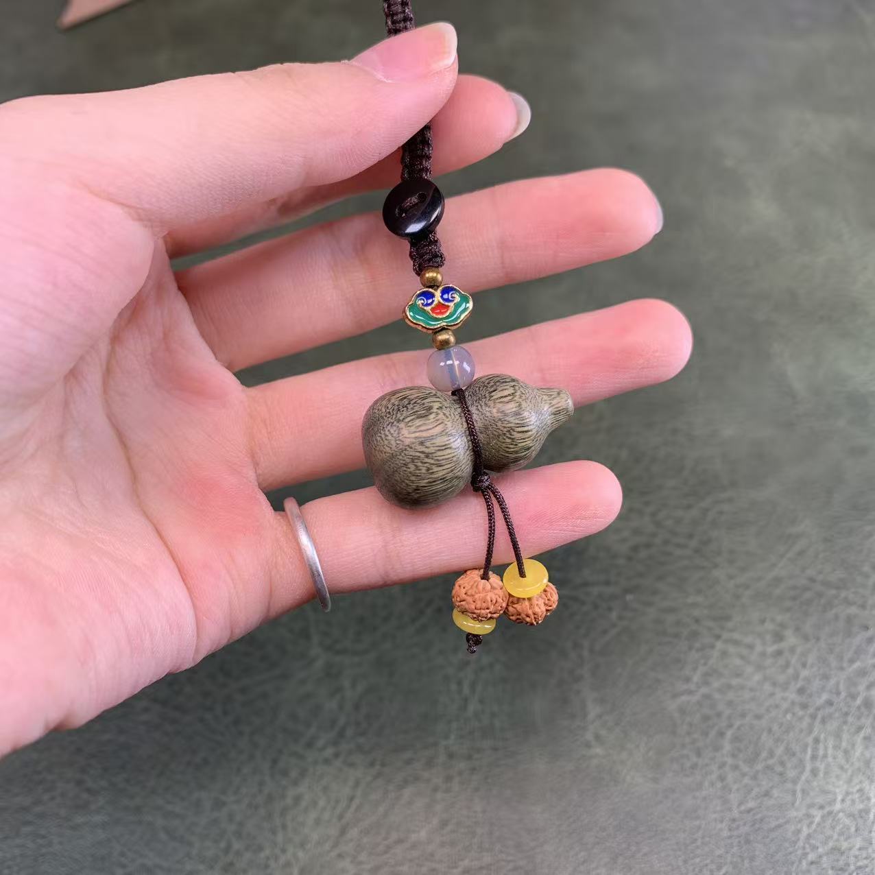 绿檀葫芦把件MK067