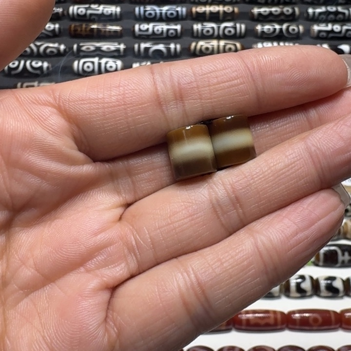 虎***A玛瑙/玉髓未镶嵌颈饰