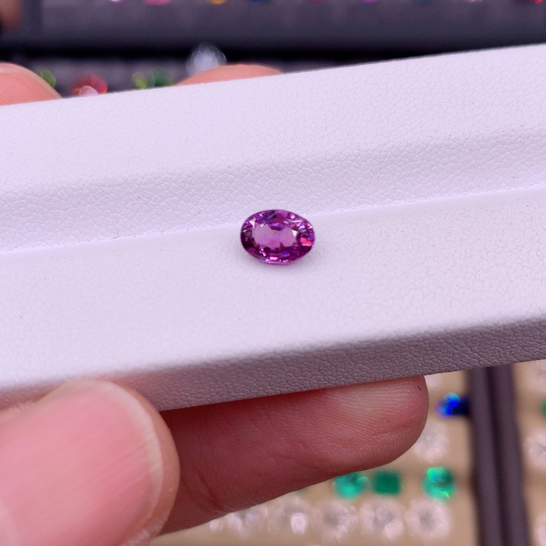 彩色蓝宝石裸石未镶嵌