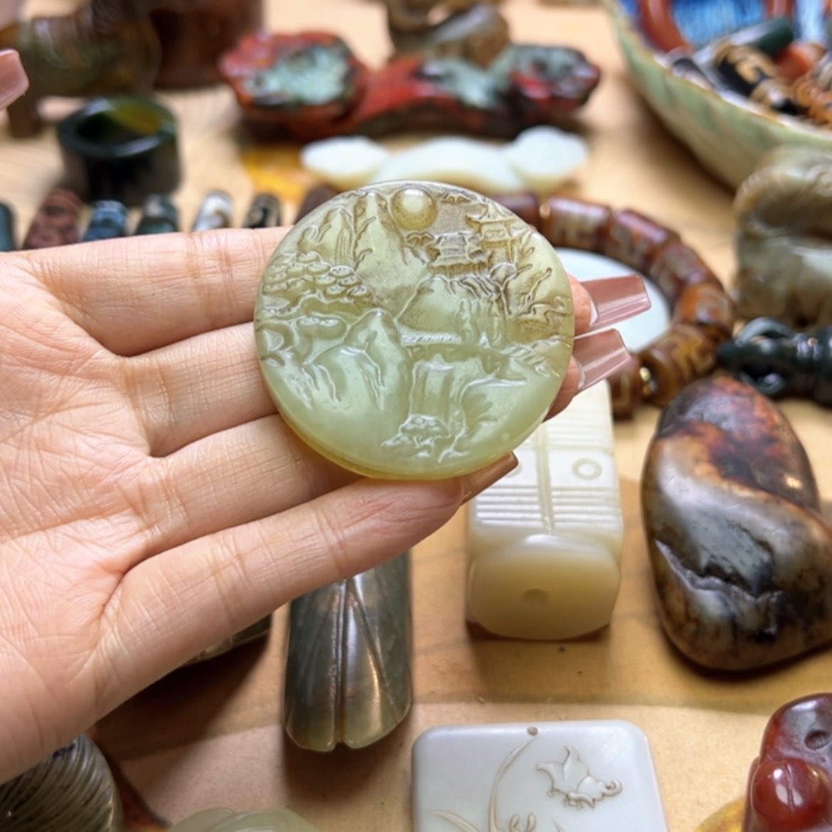 【闪购商品】蛇纹石玉颈饰未镶嵌