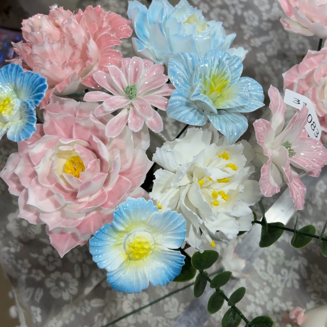 3188 满20发爱退拉黑陶瓷花