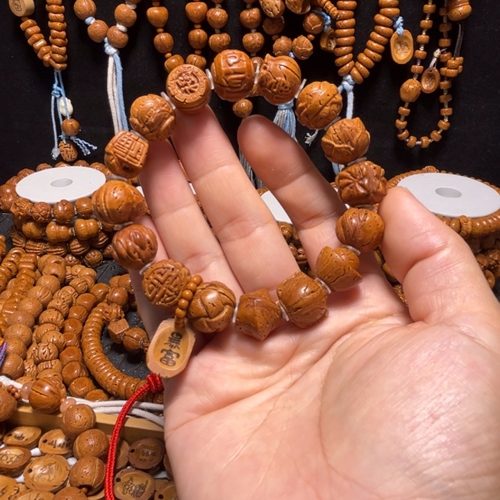 手串桃核多宝手串