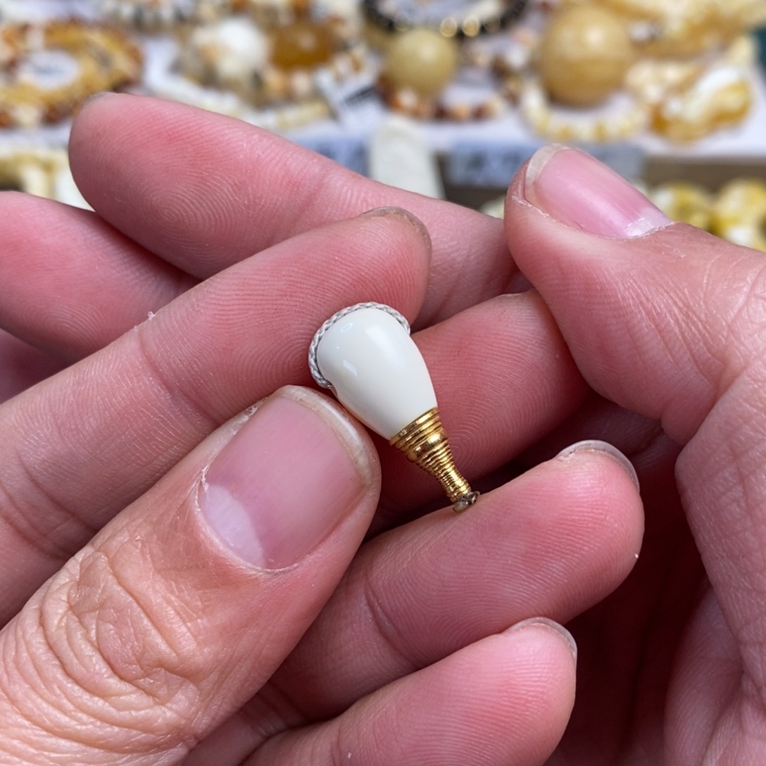 琥珀裸石18K金镶嵌分体三通