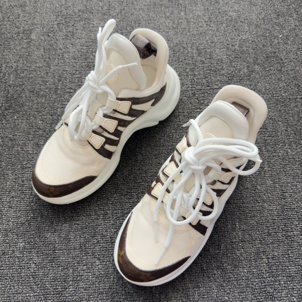 95新 LouisVuitton/路易威登 拱桥老爹鞋 36码/3071