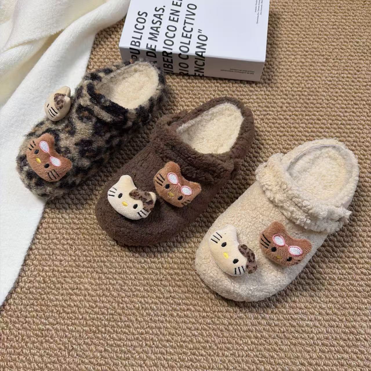 哈喽KT可爱配件毛绒绒居家外穿拖鞋休闲鞋HGX2511327