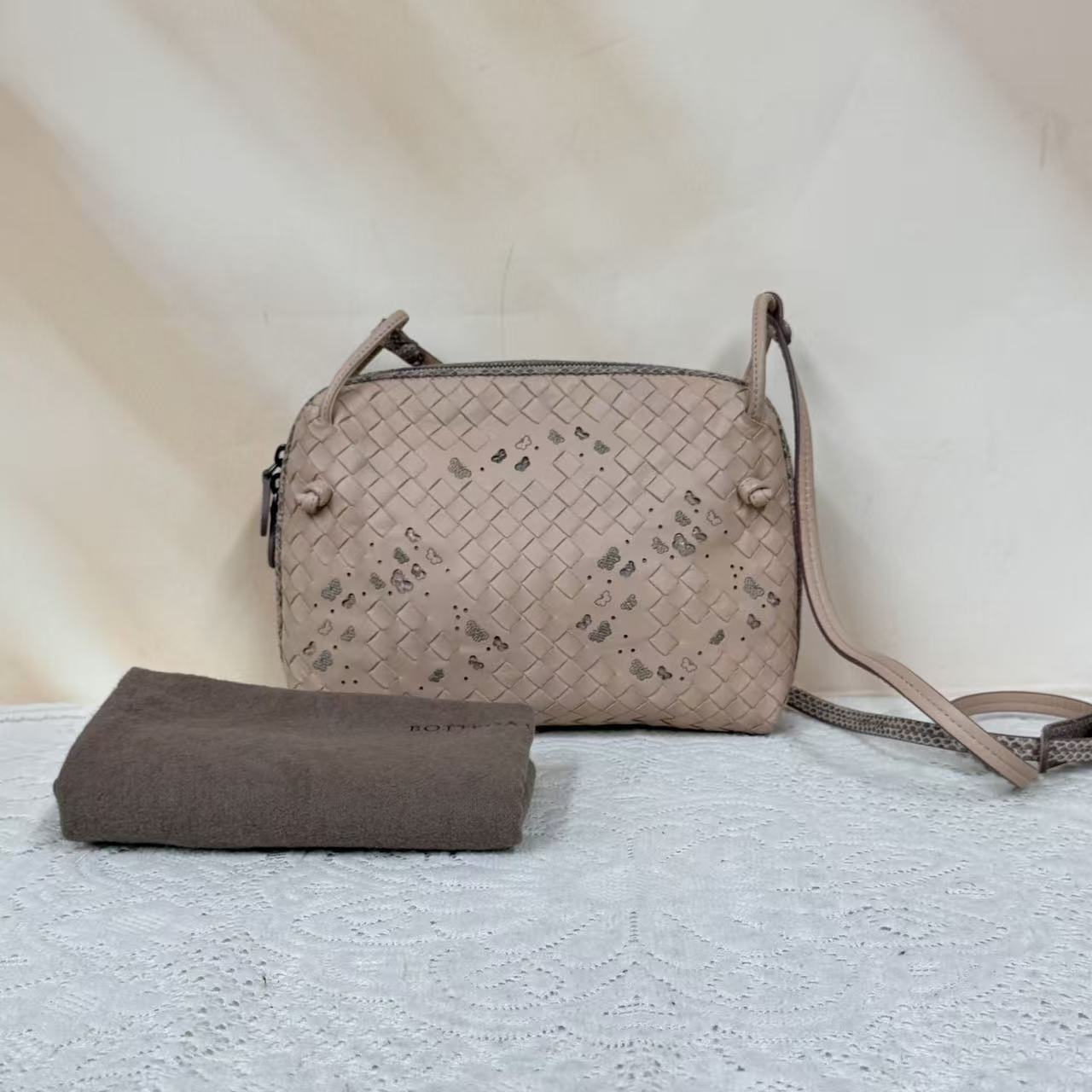 95新 BOTTEGA VENETA/葆蝶家 葆蝶家裸色蝴蝶纹8623/二奢包包