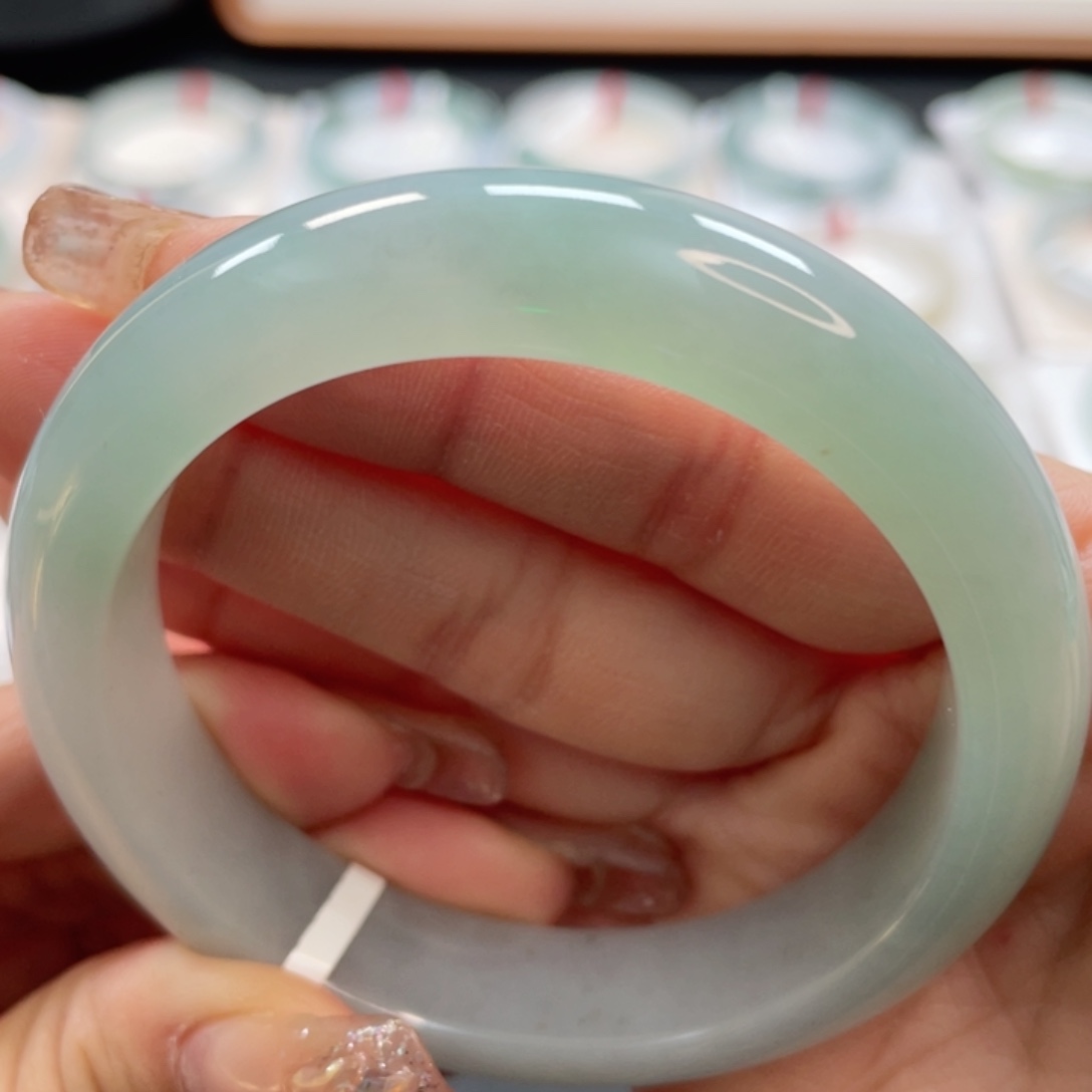 【闪购商品】翡翠手镯未镶嵌56晴绿半山水厚装6号