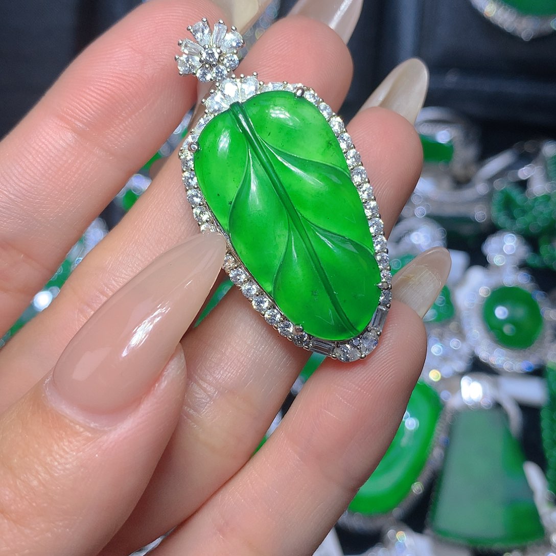 翡翠吊坠(不含链)银S925镶嵌翡翠