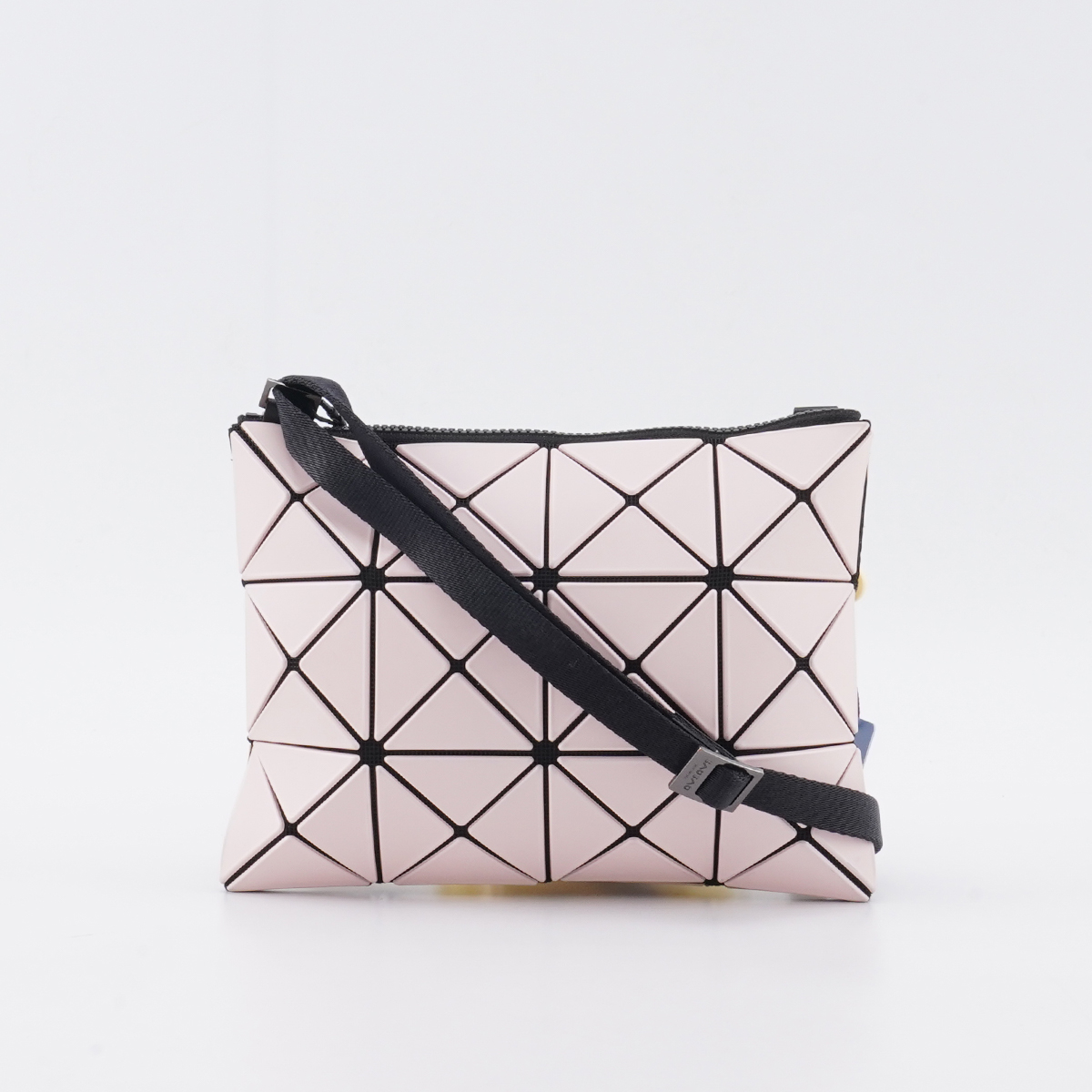 95新 Issey Miyake/三宅一生 斜挎包 粉色 PVC【静文】BGB600060001