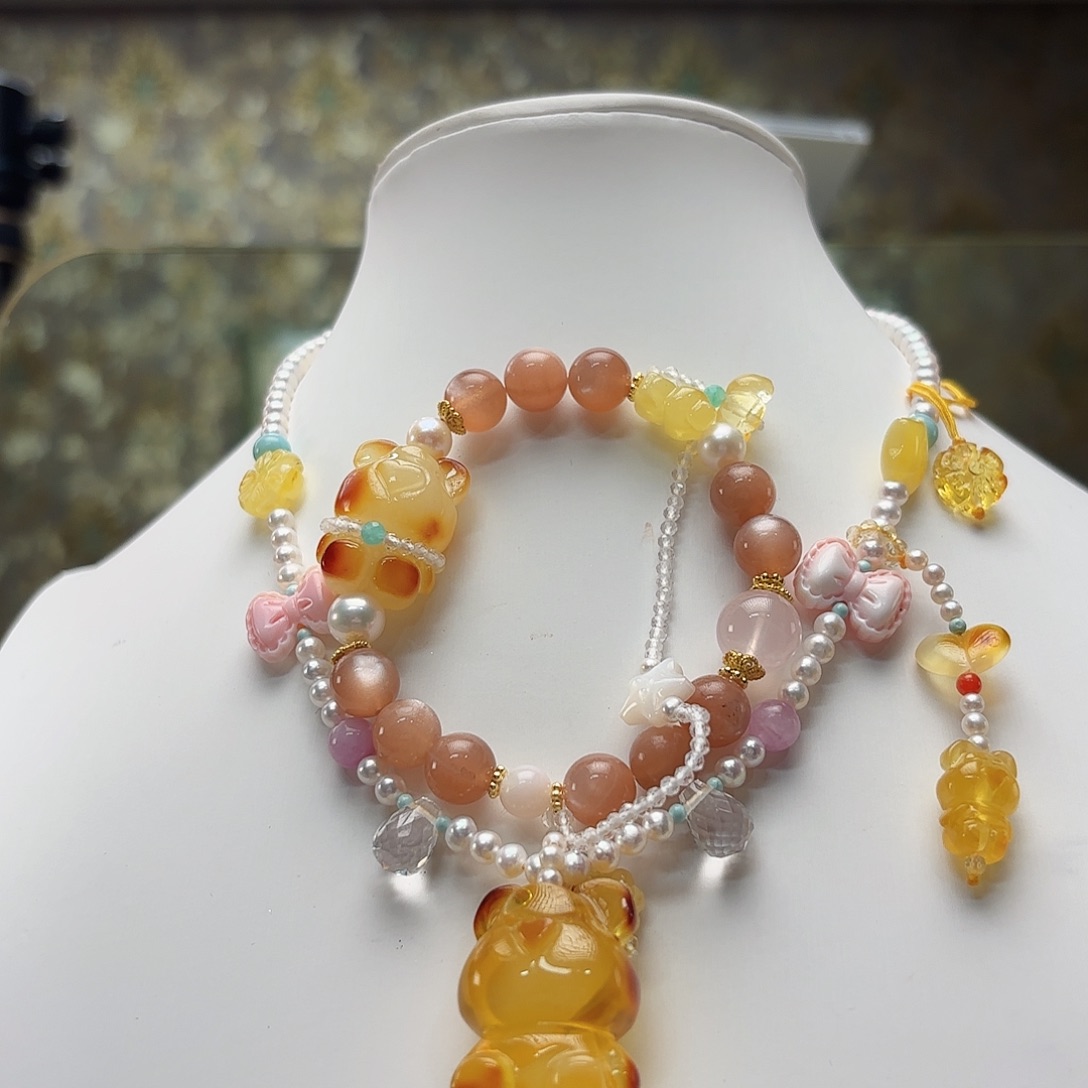 未镶嵌颈饰琥珀琥珀