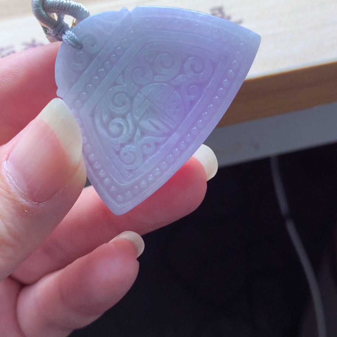 翡翠颈饰未镶嵌吊坠