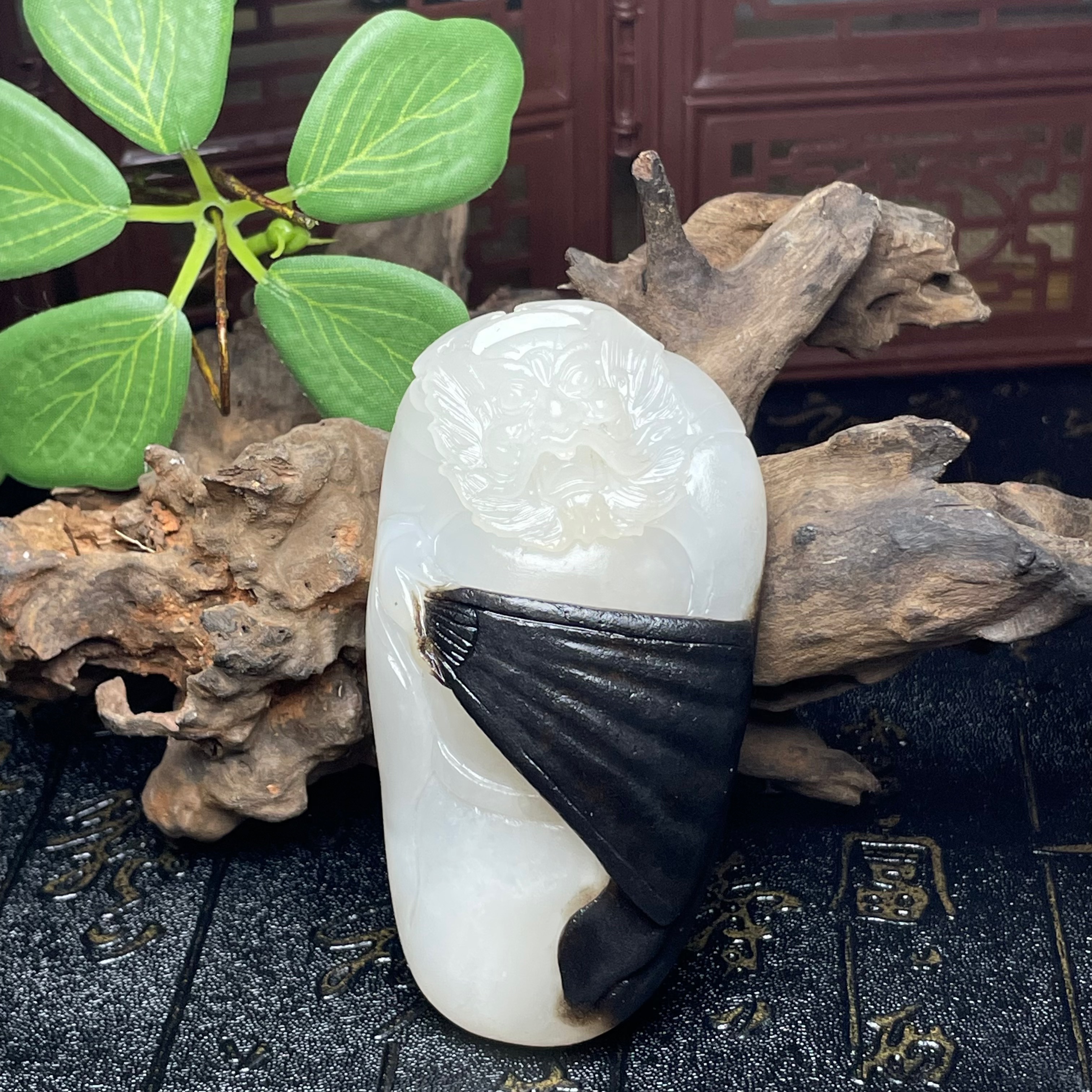 新疆和田玉钟馗手把件黑皮白玉收藏挂件纯手工雕刻把玩件大气