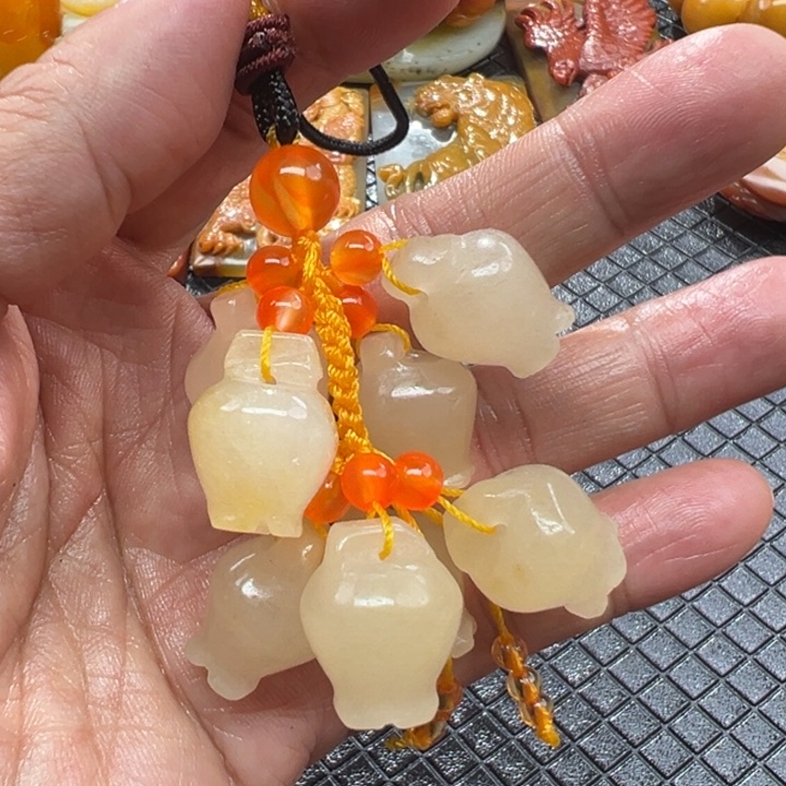 石英质玉（黄龙玉）颈饰未镶嵌