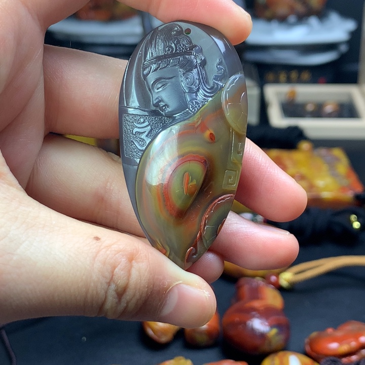 用***8玛瑙/玉髓未镶嵌吊坠