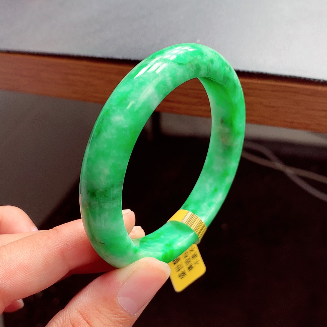 翡翠未镶嵌手镯缅甸翡翠