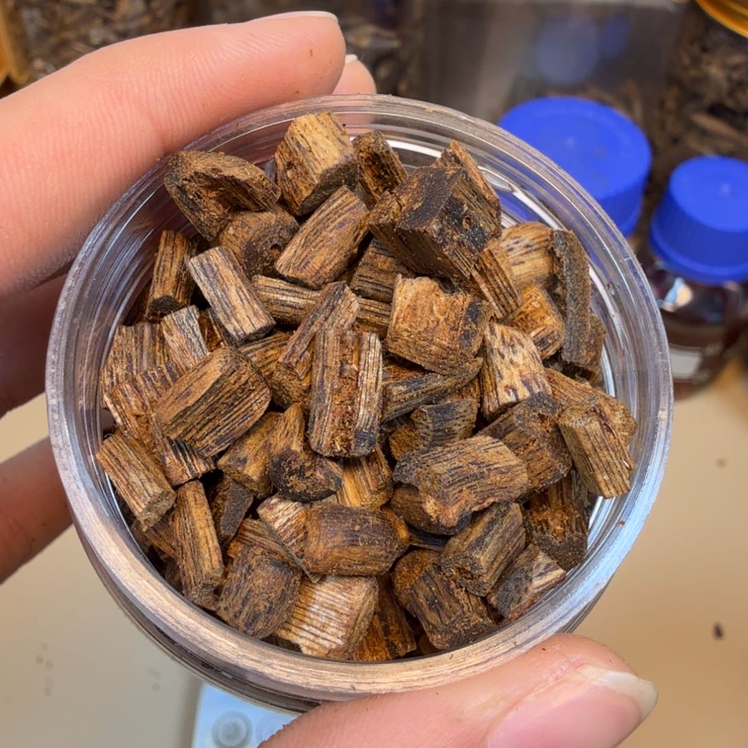 沉香沉香碎屑课**M海南陆河高端车珠料