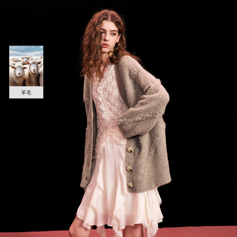 三彩ibudu2026春季新款针织衫V领毛衫外套宽松落肩袖女