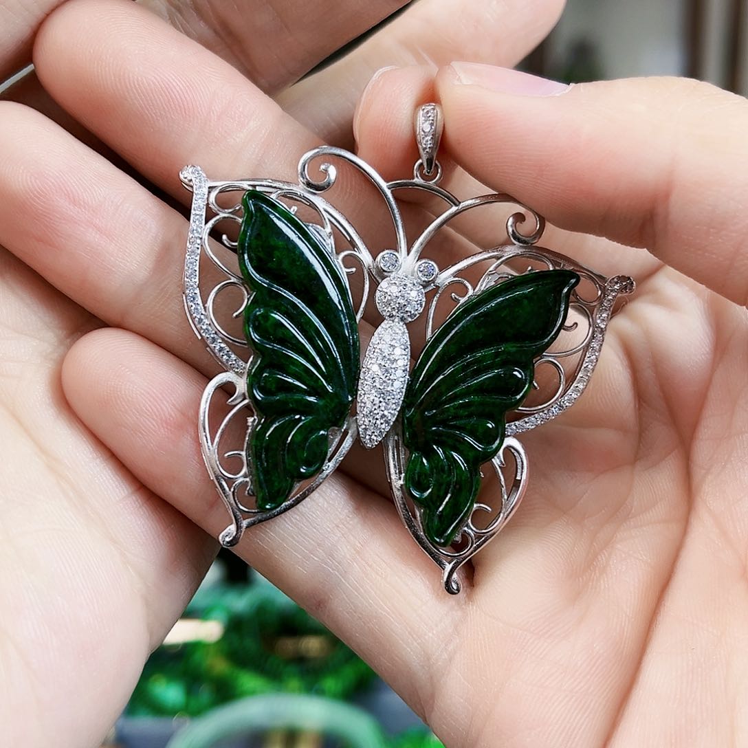 翡翠颈饰银S925镶嵌吊坠多样性