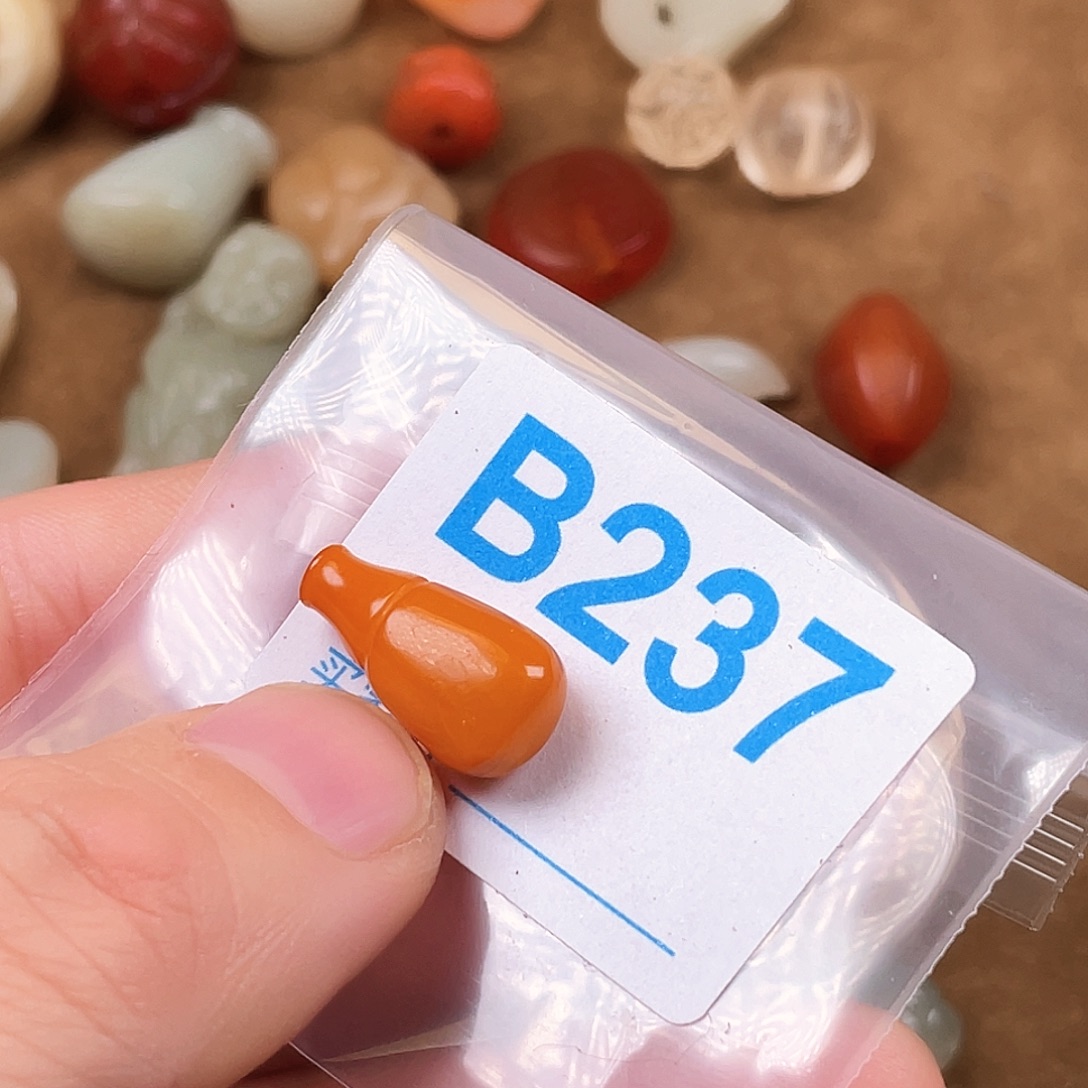 恬***淡和田玉（糖玉）未镶嵌颈饰