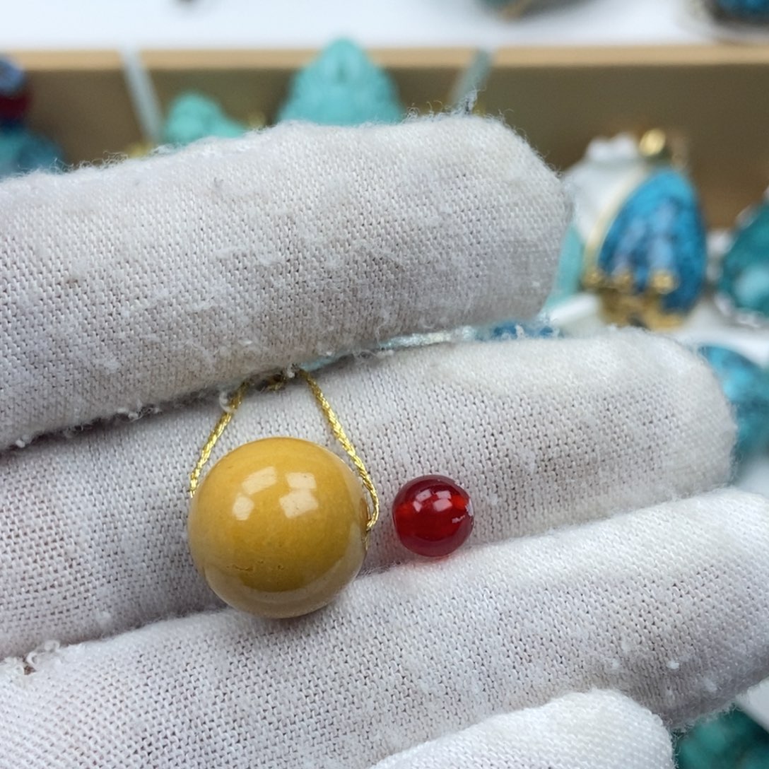 绿松石未镶嵌颈饰