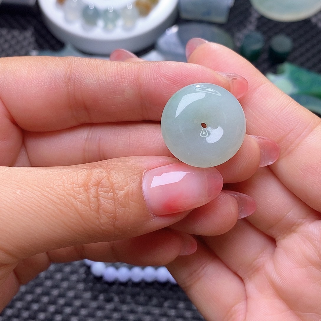 定制翡翠未镶嵌扣子