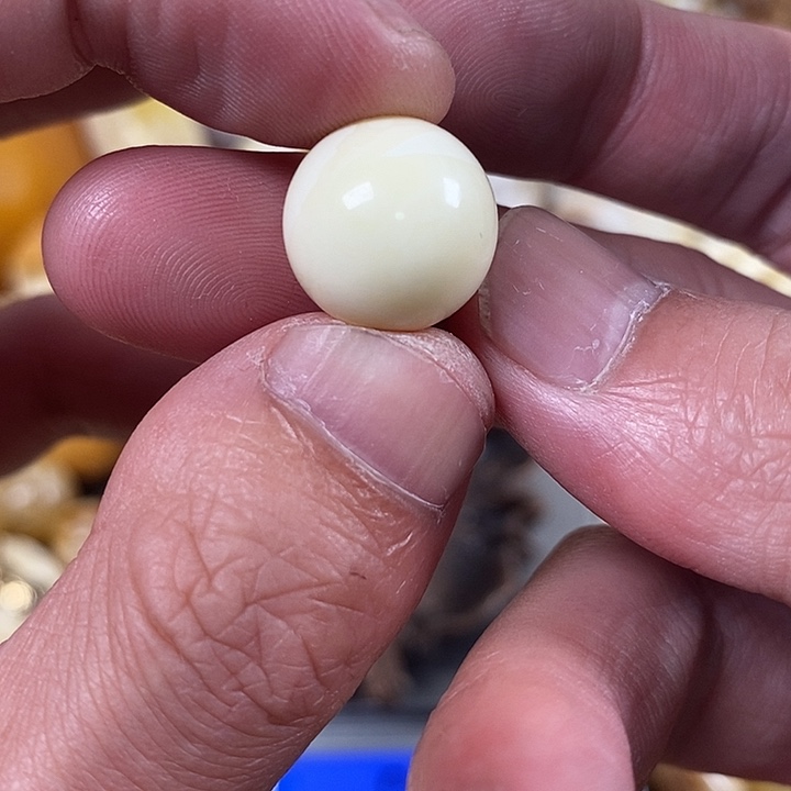 琥珀裸石未镶嵌我