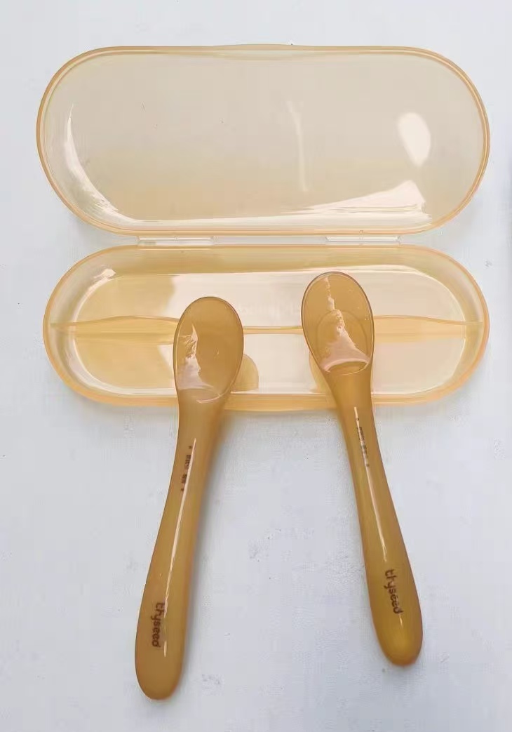 新生儿硅胶勺双支装软软勺喂养婴幼儿餐具送盒子 
