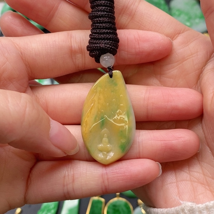 翡翠颈饰未镶嵌吊坠